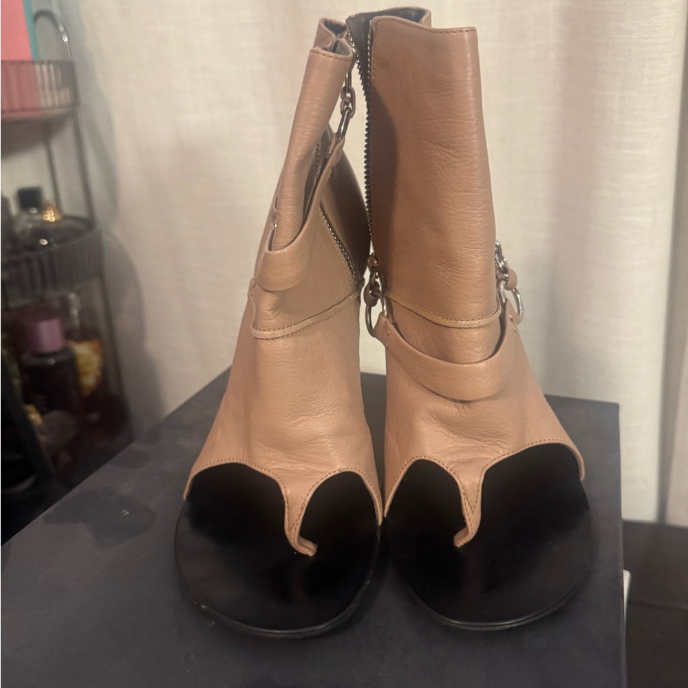 Giuseppe Zanotti Tan Leather Sandals